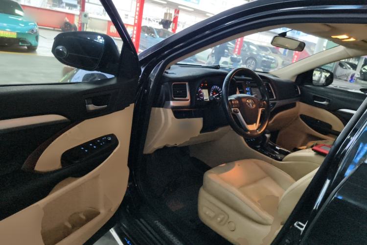 Used Toyota Highlander 2015 2.0T Four-Wheel Drive Luxury Edition 7-Seater Driver Seat