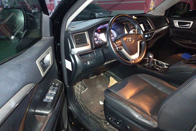 Used Toyota Highlander 2015 2.0T Four-Wheel Drive Luxury Edition 7-Seater Driver Seat