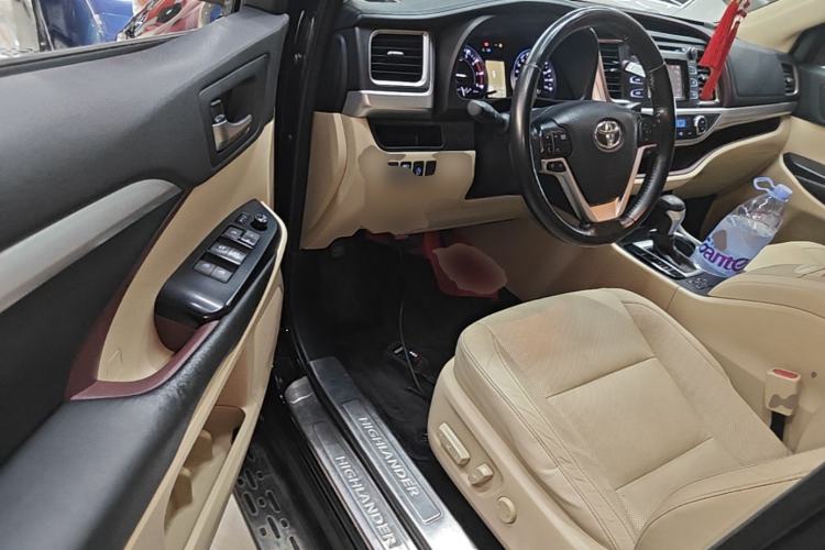 Used Toyota Highlander 2015 2.0T Four-Wheel Drive Luxury Edition 7-Seater Driver Seat