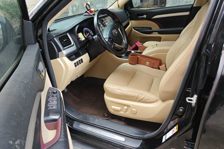 Used Toyota Highlander 2015 2.0T Four-Wheel Drive Luxury Edition 7-Seater Driver Seat