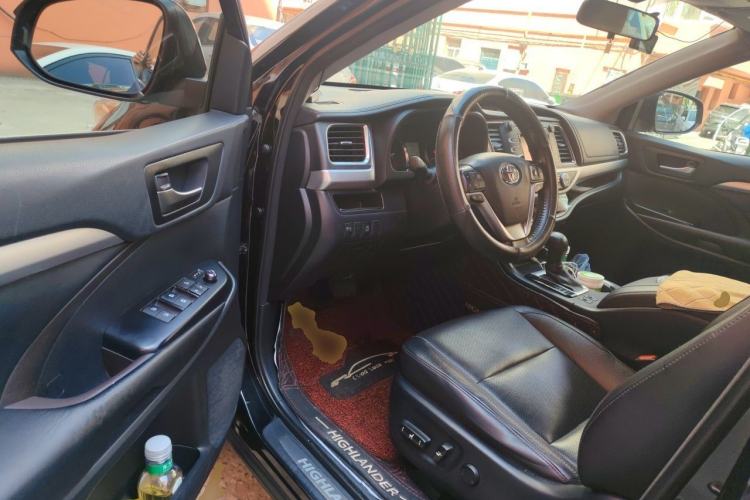 Used Toyota Highlander 2015 2.0T Four-Wheel Drive Luxury Edition 7-Seater Driver Seat