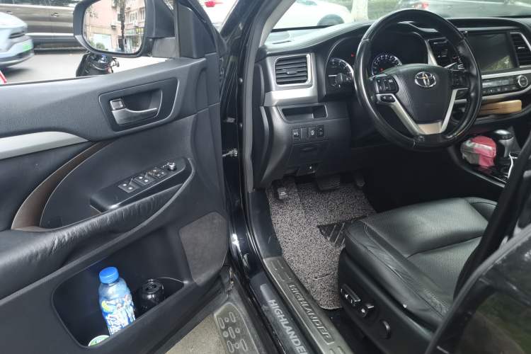 Used Toyota Highlander 2015 2.0T Four-Wheel Drive Luxury Edition 7-Seater Driver Seat