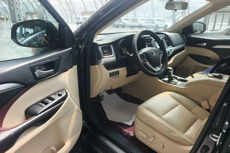 Used Toyota Highlander 2015 2.0T Four-Wheel Drive Luxury Edition 7-Seater Driver Seat