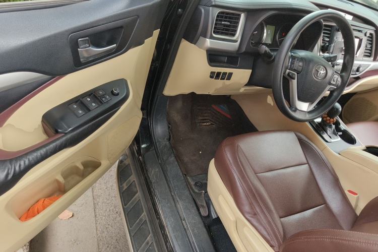 Used Toyota Highlander 2015 2.0T Two-Wheel Drive Elite Edition 5 Seats Driver Seat