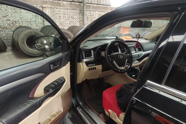 Used Toyota Highlander 2015 2.0T Two-Wheel Drive Elite Edition 5 Seats Driver Seat