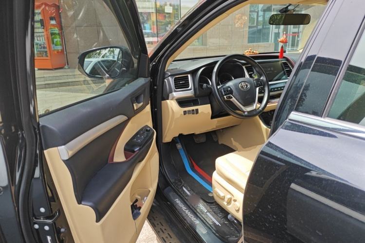 Used Toyota Highlander 2015 2.0T Four-Wheel Drive Luxury Edition 7-Seater Driver Seat