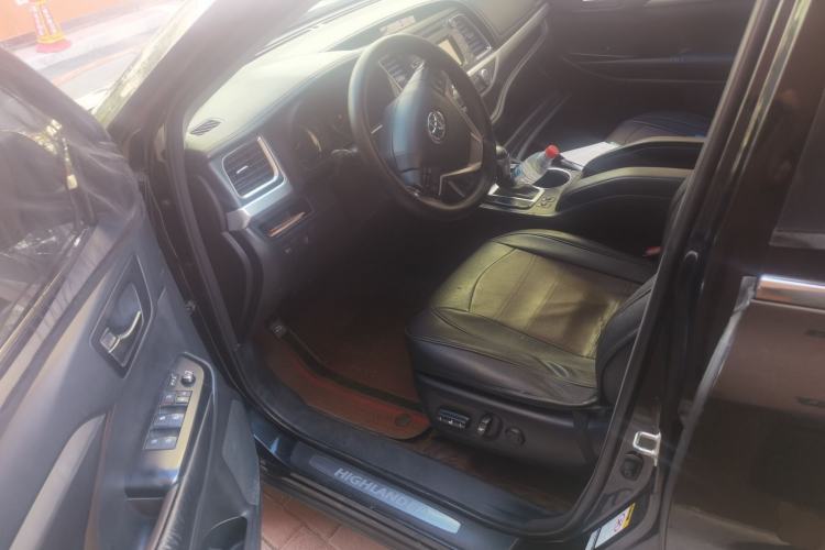 Used Toyota Highlander 2015 2.0T Four-Wheel Drive Luxury Edition 7-Seater Driver Seat