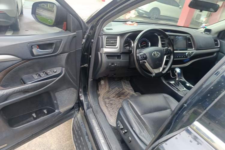 Used Toyota Highlander 2015 2.0T Four-Wheel Drive Luxury Edition 7-Seater Driver Seat