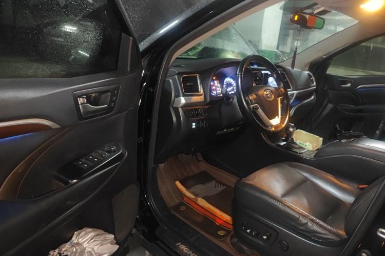Used Toyota Highlander 2015 2.0T Four-Wheel Drive Ultimate Edition 7-Seater Driver Seat