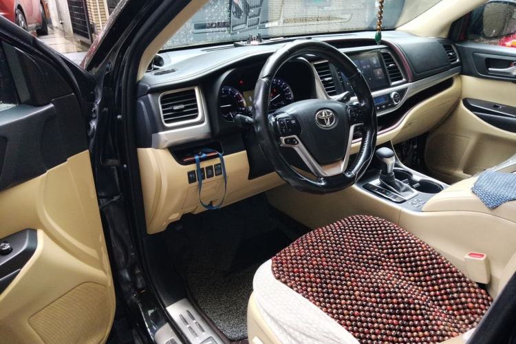 Used Toyota Highlander 2015 2.0T Two-Wheel Drive Luxury Edition 7 Seats Driver Seat