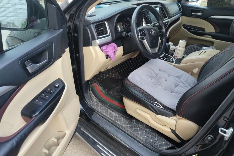 Used Toyota Highlander 2015 2.0T Two-Wheel Drive Elite Edition 7 Seats Driver Seat