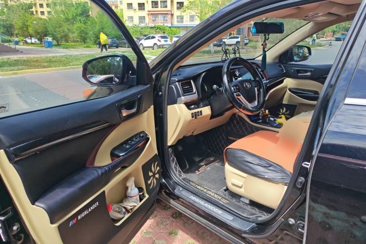 Used Toyota Highlander 2015 2.0T Four-Wheel Drive Luxury Edition 7-Seater Driver Seat