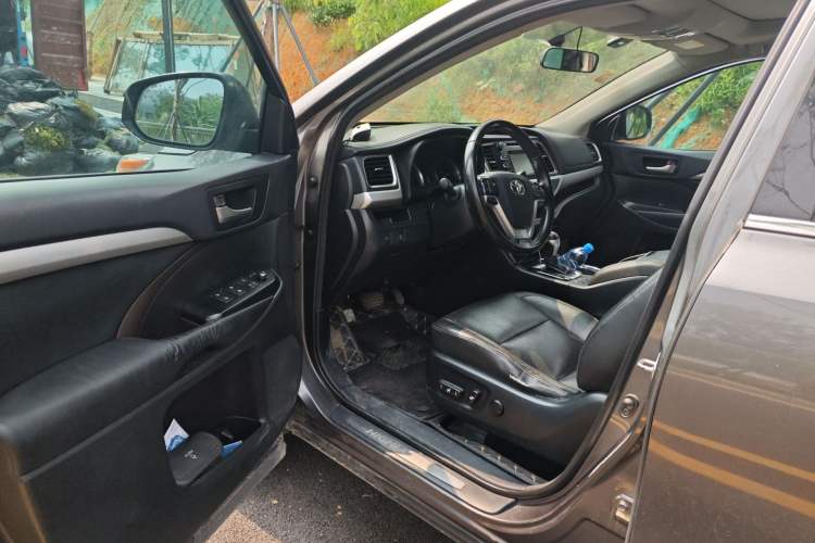 Used Toyota Highlander 2015 2.0T Four-Wheel Drive Luxury Edition 7-Seater Driver Seat
