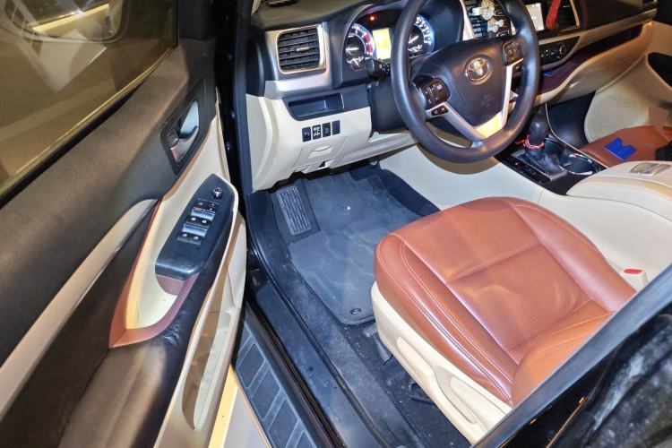 Used Toyota Highlander 2015 2.0T Two-Wheel Drive Elite Edition 7 Seats Driver Seat