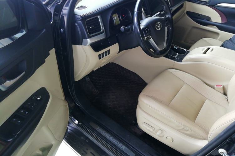Used Toyota Highlander 2015 2.0T Four-Wheel Drive Luxury Edition 7-Seater Driver Seat