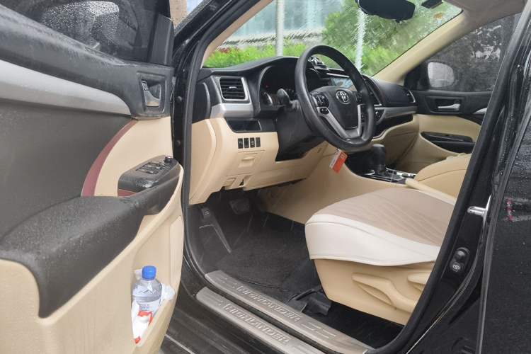 Used Toyota Highlander 2015 2.0T Four-Wheel Drive Elite Edition 7-Seater Driver Seat