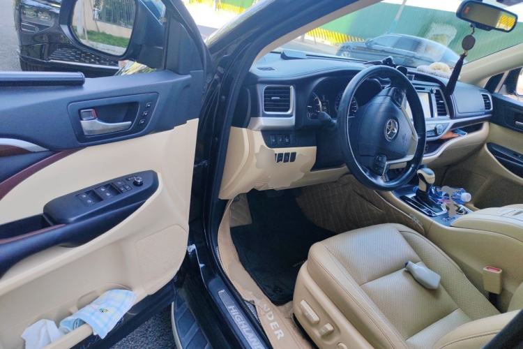 Used Toyota Highlander 2015 2.0T Four-Wheel Drive Ultimate Edition 7-Seater Driver Seat