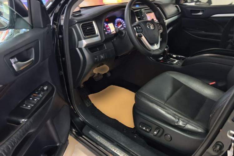 Used Toyota Highlander 2015 2.0T Four-Wheel Drive Luxury Edition 7-Seater Driver Seat