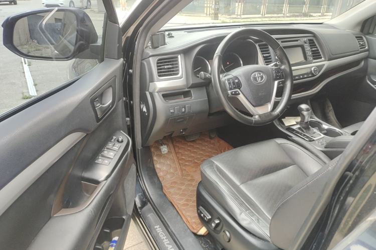 Used Toyota Highlander 2015 2.0T Four-Wheel Drive Luxury Edition 7-Seater Driver Seat