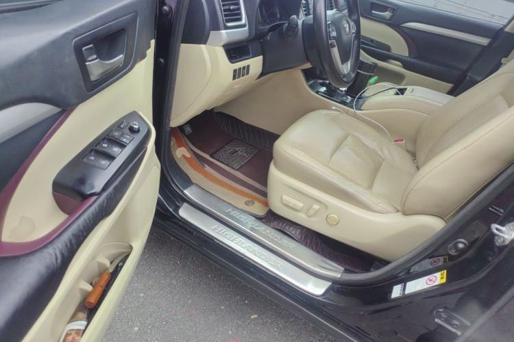 Used Toyota Highlander 2015 2.0T Four-Wheel Drive Luxury Edition 7-Seater Driver Seat