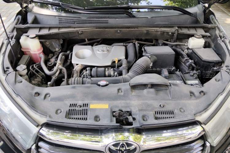 Used Toyota Highlander 2015 2.0T Four-Wheel Drive Luxury Edition 7-Seater Engine Bay