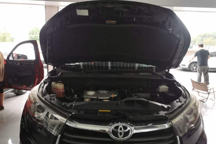 Used Toyota Highlander 2015 2.0T Two-Wheel Drive Elite Edition 7 Seats Engine Bay