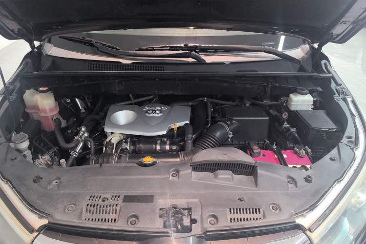 Used Toyota Highlander 2015 2.0T Four-Wheel Drive Elite Edition 7-Seater Engine Bay