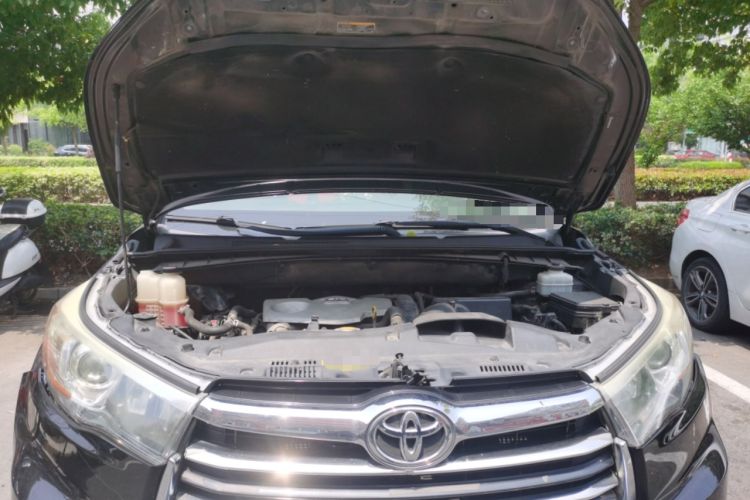 Used Toyota Highlander 2015 2.0T Two-Wheel Drive Elite Edition 5 Seats Engine Bay