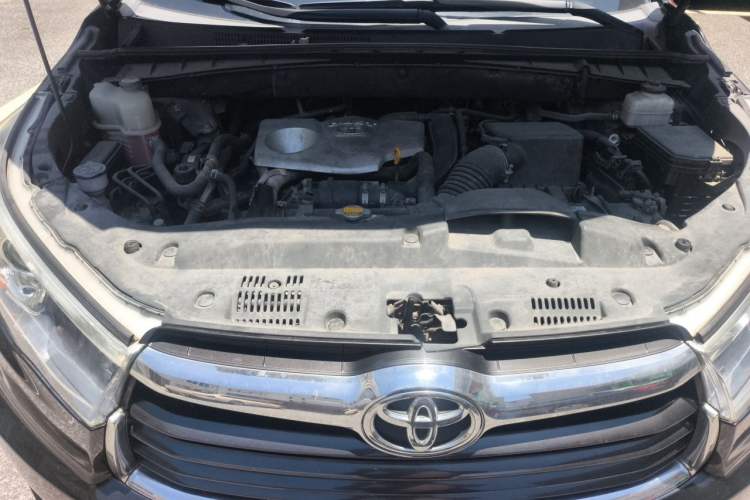 Used Toyota Highlander 2015 2.0T Two-Wheel Drive Elite Edition 7 Seats Engine Bay