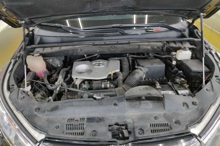 Used Toyota Highlander 2015 2.0T Four-Wheel Drive Luxury Edition 7-Seater Engine Bay