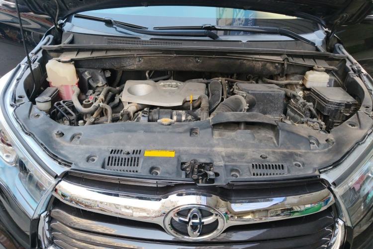 Used Toyota Highlander 2015 2.0T Two-Wheel Drive Luxury Edition 7 Seats Engine Bay