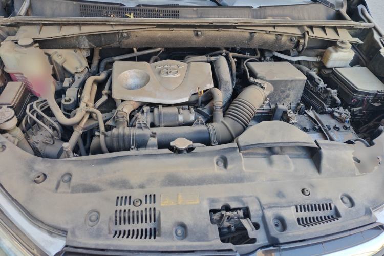 Used Toyota Highlander 2015 2.0T Two-Wheel Drive Elite Edition 7 Seats Engine Bay