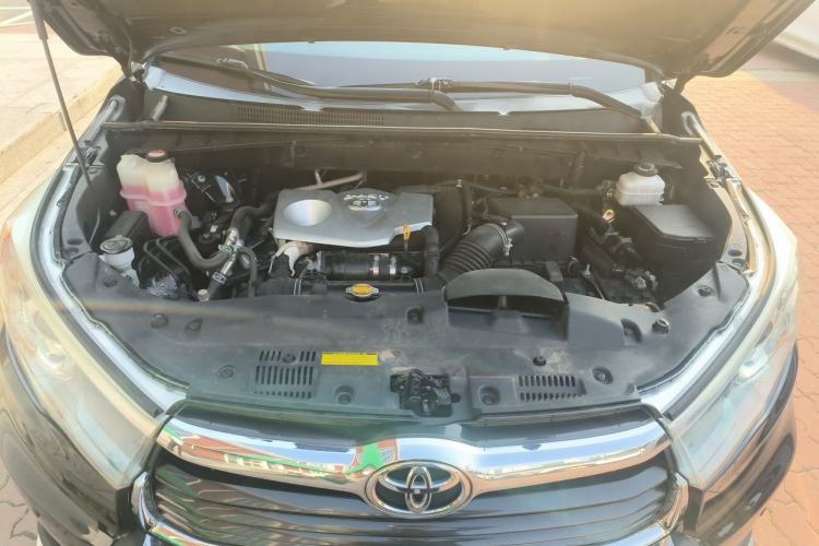 Used Toyota Highlander 2015 2.0T Two-Wheel Drive Elite Edition 7 Seats Engine Bay