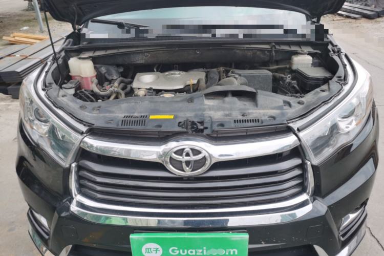 Used Toyota Highlander 2015 2.0T Two-Wheel Drive Luxury Edition 7 Seats Engine Bay