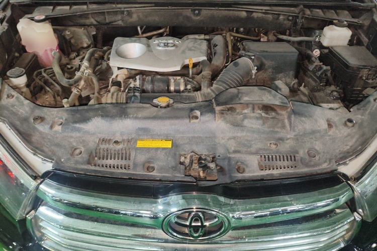 Used Toyota Highlander 2015 2.0T Four-Wheel Drive Luxury Edition 7-Seater Engine Bay