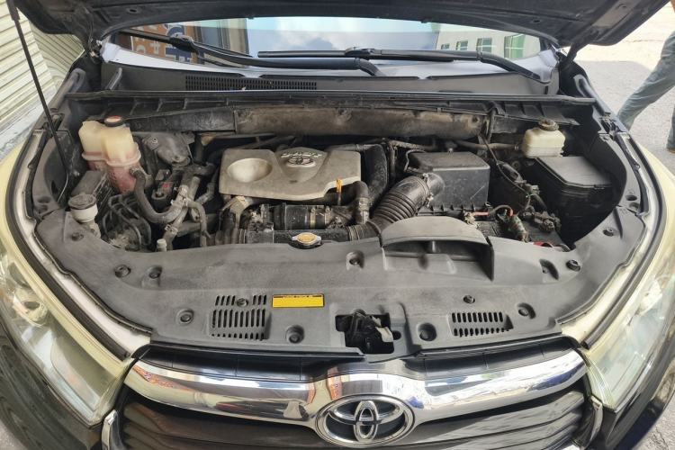 Used Toyota Highlander 2015 2.0T Two-Wheel Drive Luxury Edition 7 Seats Engine Bay