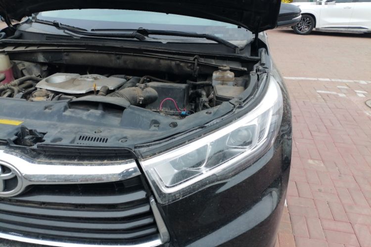 Used Toyota Highlander 2015 2.0T Two-Wheel Drive Luxury Edition 7 Seats Engine Bay Left