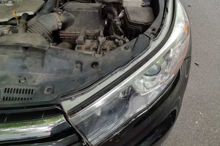 Used Toyota Highlander 2015 2.0T Four-Wheel Drive Elite Edition 7-Seater Engine Bay Left