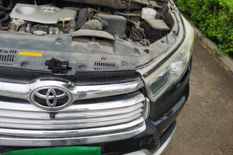 Used Toyota Highlander 2015 2.0T Two-Wheel Drive Elite Edition 7 Seats Engine Bay Left