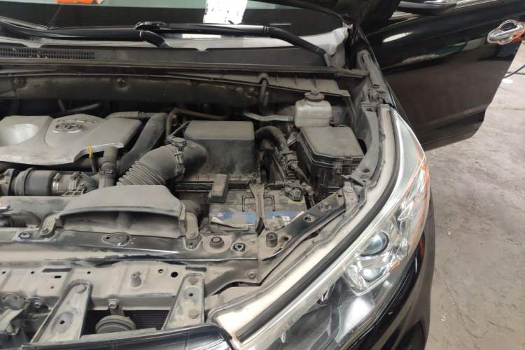 Used Toyota Highlander 2015 2.0T Two-Wheel Drive Elite Edition 5 Seats Engine Bay Left