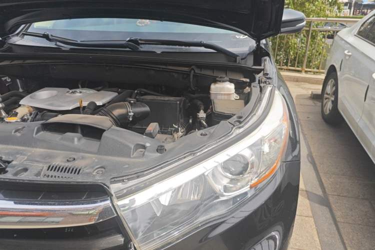 Used Toyota Highlander 2015 2.0T Four-Wheel Drive Luxury Edition 7-Seater Engine Bay Left