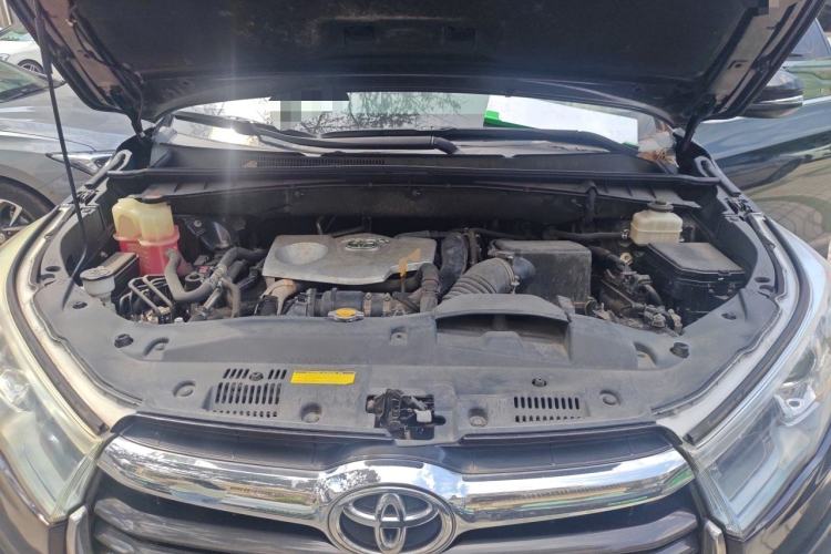 Used Toyota Highlander 2015 2.0T Two-Wheel Drive Luxury Edition 7 Seats Engine Bay