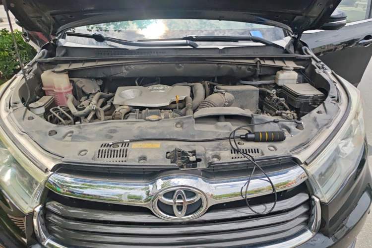 Used Toyota Highlander 2015 2.0T Two-Wheel Drive Elite Edition 5 Seats Engine Bay