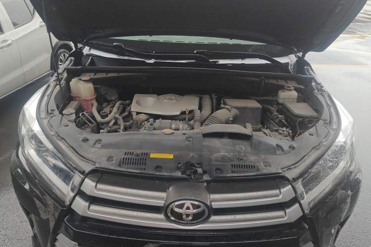 Used Toyota Highlander 2015 2.0T Two-Wheel Drive Elite Edition 7 Seats Engine Bay