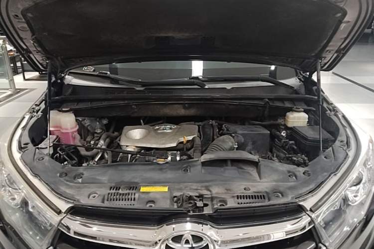 Used Toyota Highlander 2015 2.0T Two-Wheel Drive Elite Edition 5 Seats Engine Bay