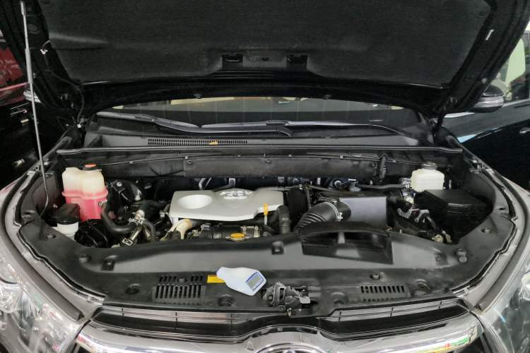Used Toyota Highlander 2015 2.0T Four-Wheel Drive Luxury Edition 7-Seater Engine Bay