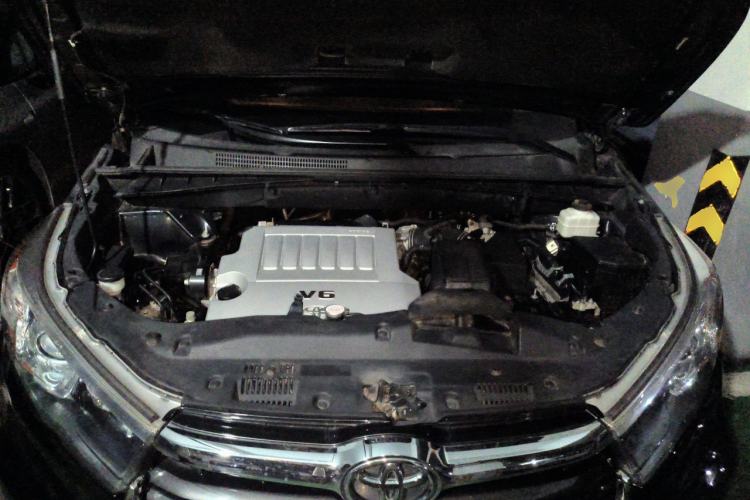 Used Toyota Highlander 2015 3.5L 4x4 Luxury Edition 7-seater Engine Bay