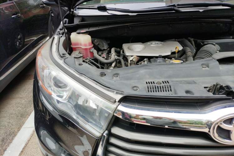 Used Toyota Highlander 2015 2.0T Four-Wheel Drive Elite Edition 7-Seater Engine Bay Right