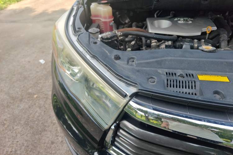 Used Toyota Highlander 2015 2.0T Four-Wheel Drive Luxury Edition 7-Seater Engine Bay Right