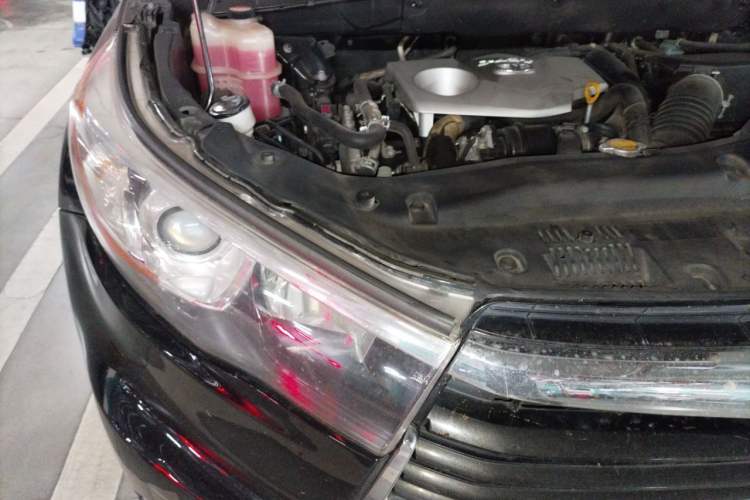 Used Toyota Highlander 2015 2.0T Four-Wheel Drive Luxury Edition 7-Seater Engine Bay Right